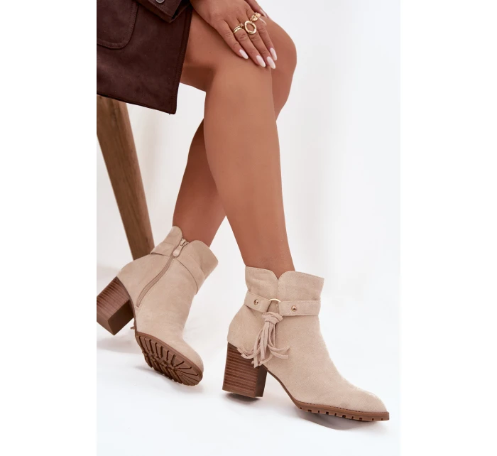 Dámské kotníkové boty na podpatku s třásněmi světle béžové Rosabella Dámské kotníkové boty na podpatku s třásněmi světle béžové Rosabella
