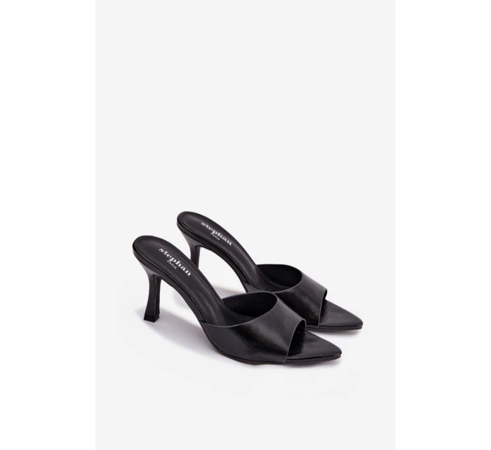 Lakované dámské pantofle na podpatku černé model 21918894 - Boto