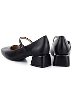 Dámská obuv na klínku s páskem černá Potocki model 22099449 Dámská obuv na klínku s páskem černá Potocki model 22099449