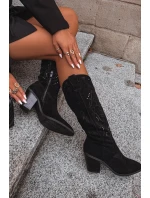 Dámské cowboy kozačky na sloupkovém podpatku z eko semiše Coretta – černé Dámské cowboy kozačky na sloupkovém podpatku z eko semiše Coretta – černé