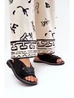 Dámské sandály na plochém podpatku s ozdobou černé model 21686832 - Boto Dámské sandály na plochém podpatku s ozdobou černé model 21686832 - Boto