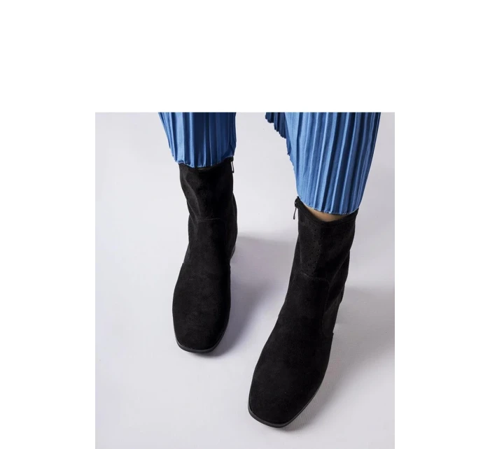 Boty na podpatku model 205871 Solea Boty na podpatku model 205871 Solea