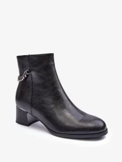 Kožené boty s nízkým podpatkem černé model 20026641 - Kesi