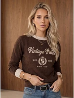 Dámský svetr s potiskem Vintage Vibes v čokoládové barvě FashionStreet MY2633 Dámský svetr s potiskem Vintage Vibes v čokoládové barvě FashionStreet MY2633
