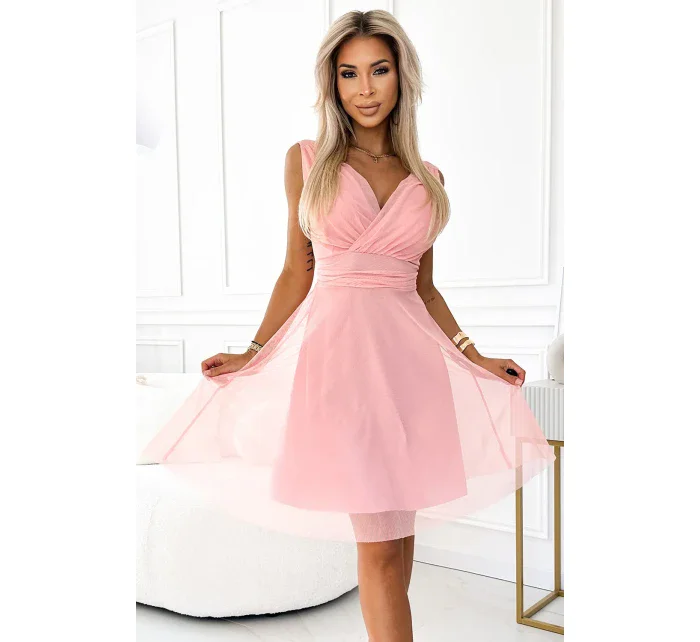 Elegantní dámské šaty ve špinavě růžové barvě s výstřihem a model 20137700 - numoco basic