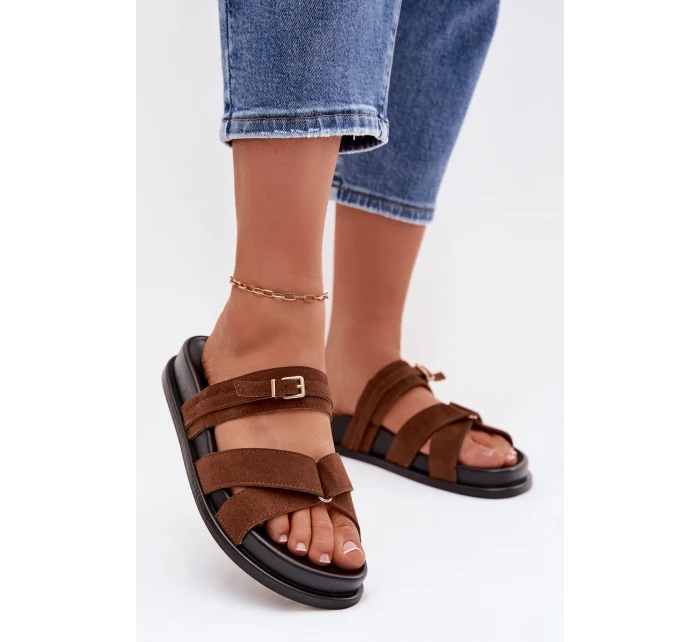 Dámské pantofle s pásky a zlatým sponou Hnědé model 21954730 - Boto