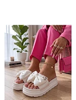 Klapky na platformě model 227261 Solea