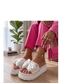 Klapky na platformě model 227261 Solea