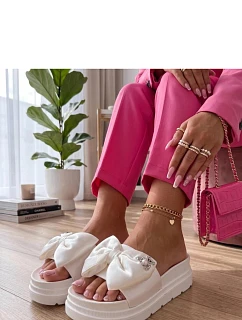 Klapky na platformě model 227261 Solea