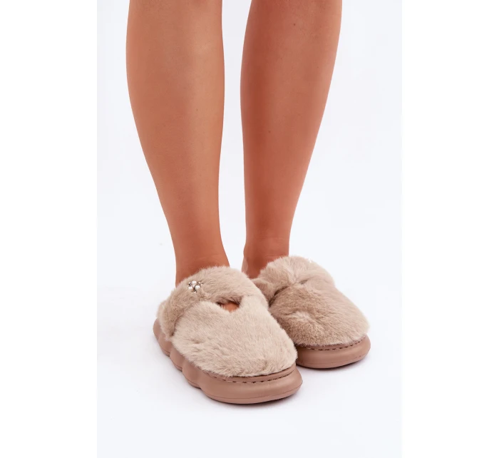 Pantofle S Tmavě Béžové model 21681715 - Boto Pantofle S Tmavě Béžové model 21681715 - Boto