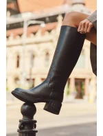 Kožené dámské kozačky na nízkém podpatku vyhřívané model 21710515 černé - VINCEZA