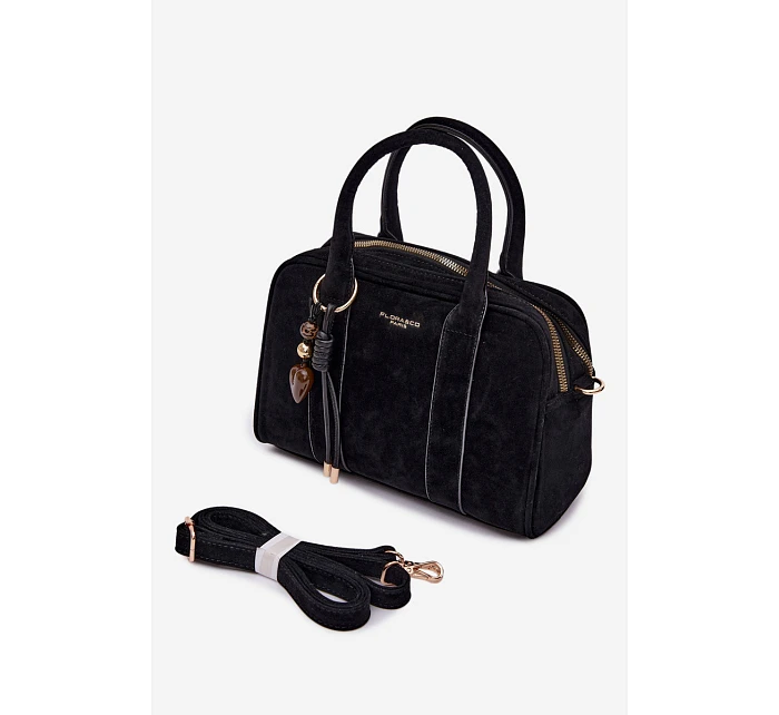 Kufříková Eko semišová kabelka s přívěskem Černá Sorielle