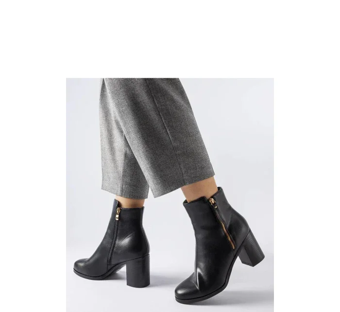 Boty na podpatku model 205097 Solea Boty na podpatku model 205097 Solea