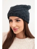 Dámská zimní čepice s ozdobným pletením a střihem grafitová model 21878053 - K-Fashion