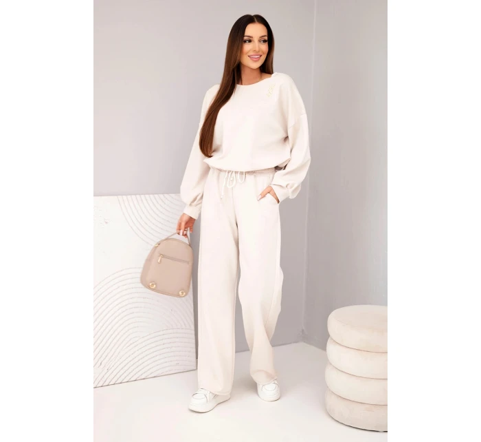 Dámský komplet máslová mikina s broží a kalhoty s rovnou nohavicí béžový