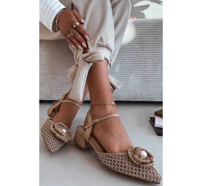 Dámské sandály na klínku s ozdobným detailem tmavě béžové Vionessa