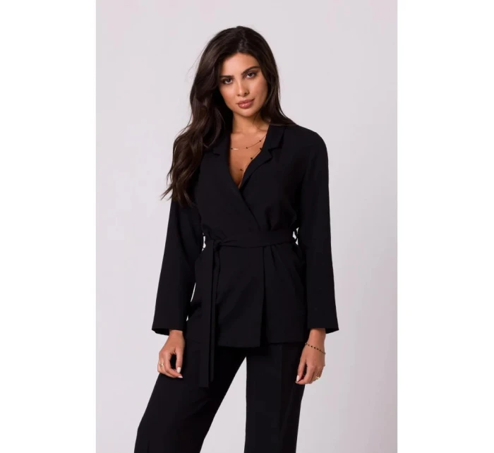 Dámský blejzr s páskem na zavázání model 21229194 Černá - BeWear Dámský blejzr s páskem na zavázání model 21229194 Černá - BeWear