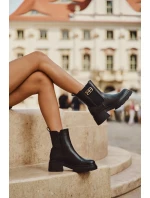 Dámské kotníkové boty se zlatým detailem zateplené černé model 21710118 - Boto