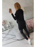 Šaty s ozdobnými volánky a kapucí černé barvy Šaty s ozdobnými volánky a kapucí černé barvy