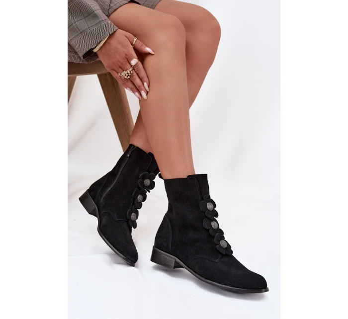 Semišové dámské kotníkové boty Zazoo 3085 černé s ozdobnými květinami Semišové dámské kotníkové boty Zazoo 3085 černé s ozdobnými květinami