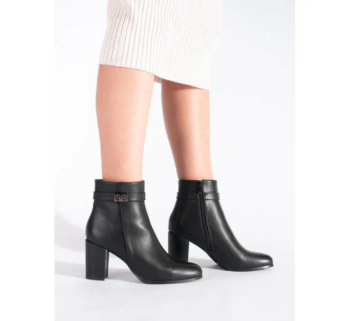 Designové dámské kotníčkové boty černé na širokém podpatku Designové dámské kotníčkové boty černé na širokém podpatku