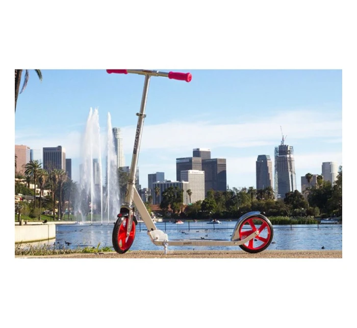 Koloběžka Razor A5 Lux 13073001 (stříbrná barva) Koloběžka Razor A5 Lux 13073001 (stříbrná barva)