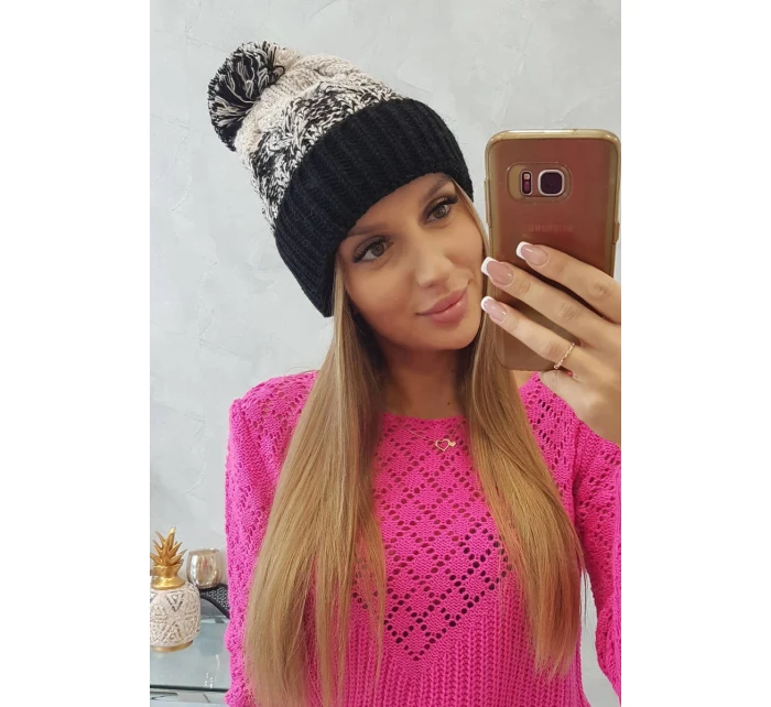 Dámská čepice s bambulí Abigail K326 béžová+černá Dámská čepice s bambulí Abigail K326 béžová+černá