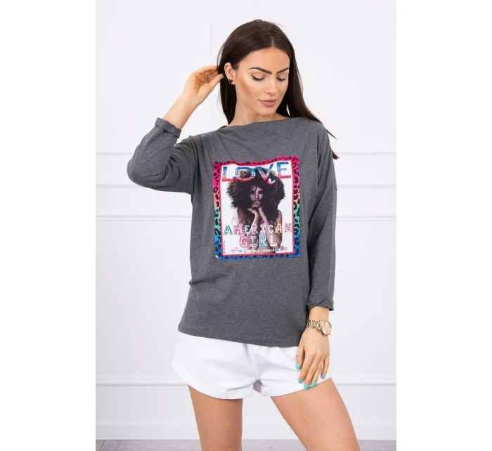 American Girl grafická halenka grafitová S/M - L/XL American Girl grafická halenka grafitová S/M - L/XL
