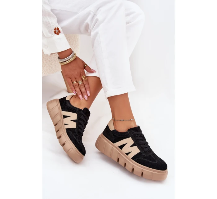 Dámské semišové sneakersy na platformě model 21704987 černé - VINCEZA Dámské semišové sneakersy na platformě model 21704987 černé - VINCEZA