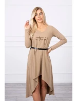 Šaty s ozdobným páskem a nápisem camel Šaty s ozdobným páskem a nápisem camel