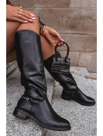 Zateplené dámské kozačky na ploché podrážce s ozdobným detailem Černé model 21714930 - Boto Zateplené dámské kozačky na ploché podrážce s ozdobným detailem Černé model 21714930 - Boto