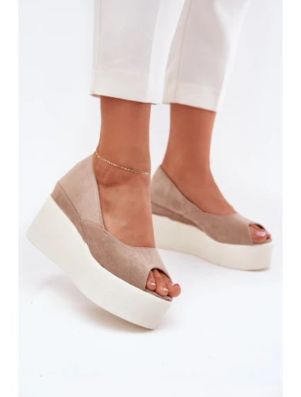 Dámské sandály na klínu a platformě béžové model 21702635 - Boto Dámské sandály na klínu a platformě béžové model 21702635 - Boto