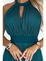 Elegantní večerní maxi šaty s výstřihem, tylem a zavazováním v pase – zelené model 22285998 - numoco basic Elegantní večerní maxi šaty s výstřihem, tylem a zavazováním v pase – zelené model 22285998 - numoco basic