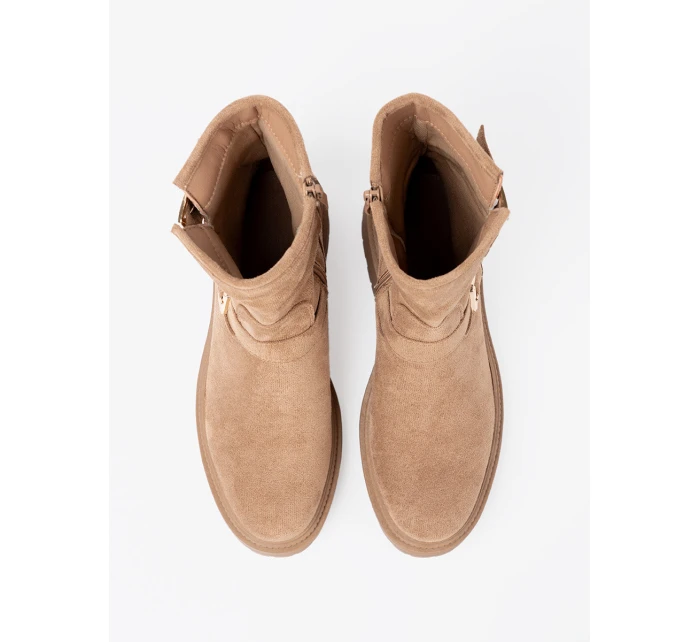 Výborné Karmelowy dámské kotníčkové boty na plochém podpatku Výborné Karmelowy dámské kotníčkové boty na plochém podpatku