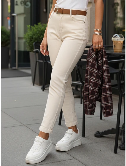 Dámské úzké džíny s páskem mírně vypasované ecru FashionStreet UY2922