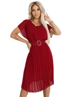 MIA Plisované šifonové midi šaty se širokým páskem model 21108244 - numoco basic MIA Plisované šifonové midi šaty se širokým páskem model 21108244 - numoco basic