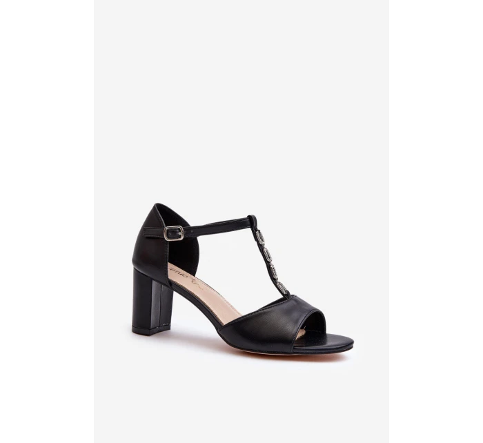 Dámské sandály na podpatku s ozdobným páskem eko kůže černé Triavera Dámské sandály na podpatku s ozdobným páskem eko kůže černé Triavera
