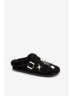 Dámské pantofle s ozdobami a sponou vyhřívané kožešinou černé model 21772637 - Boto Dámské pantofle s ozdobami a sponou vyhřívané kožešinou černé model 21772637 - Boto