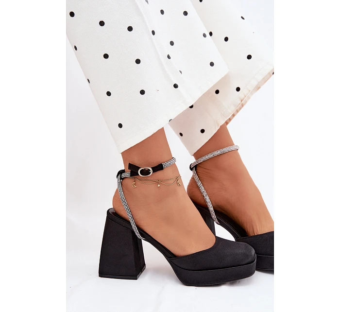 Dámské sandály na masivním podpatku ve tvaru sloupku s páskem se štrasem Černé Seraphina Dámské sandály na masivním podpatku ve tvaru sloupku s páskem se štrasem Černé Seraphina