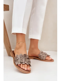 Dámské pantofle na plochém podpatku model 22014107 Taupe Zazoo - ZOiO