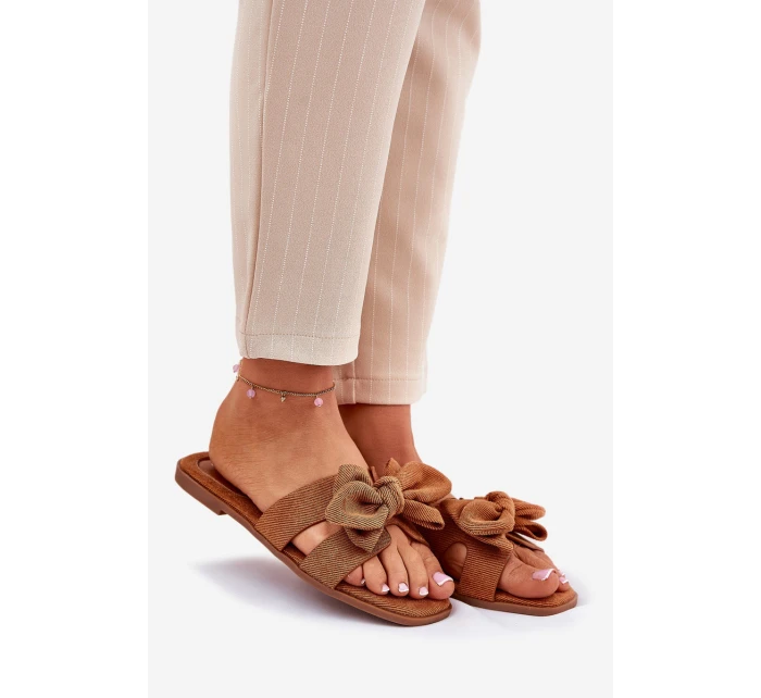 Ploché Dámské Pantofle S Mašlí Camel model 21688578 - Boto Ploché Dámské Pantofle S Mašlí Camel model 21688578 - Boto