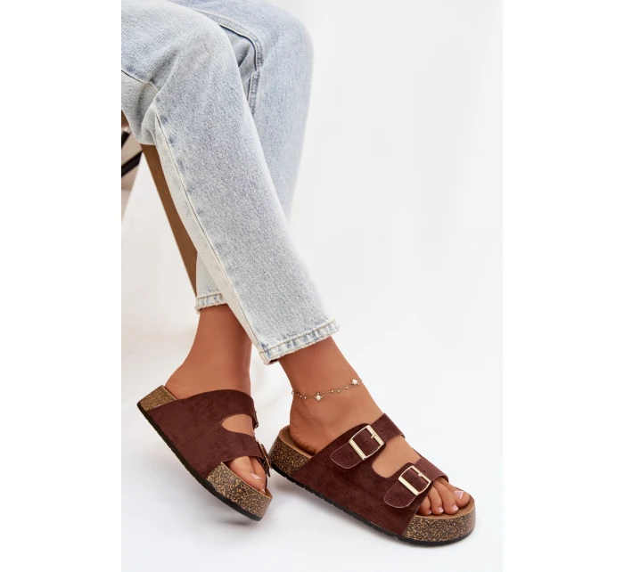 Dámské pantofle na korkové platformě se zlatými sponami model 21919300 - EVENTO