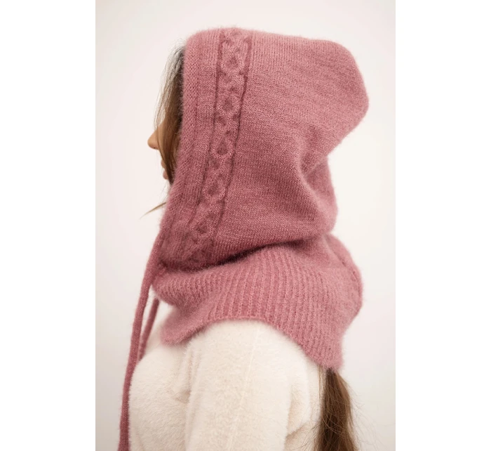 Dámská čepice s kapucí a pleteným vzorem tmavě růžová