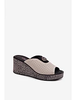 Kožené sandály na platformě s ozdobou model 22100363 Béžové - S.Barski