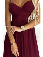 Dlouhé dámské šaty ve vínové bordó barvě na s rozparkem na noze model 21775095 - numoco