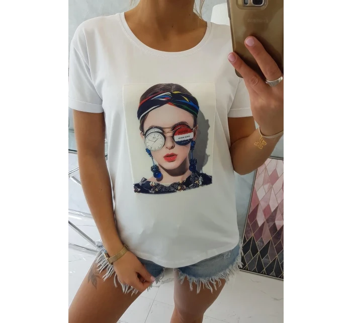 Halenka s ženskou grafikou bílá