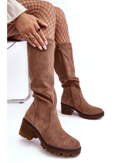 Dámské koleno vysoké kozačky na nízkém podpatku hnědé model 21637892 - Boto