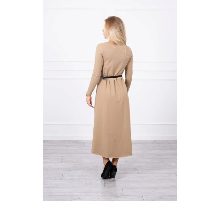 Šaty s ozdobným páskem a nápisem camel Šaty s ozdobným páskem a nápisem camel