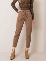 Kalhoty DHJ SP model 20912911 hnědé - FPrice Kalhoty DHJ SP model 20912911 hnědé - FPrice