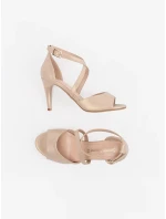 Pěkné hnědé dámské  sandály na jehlovém podpatku